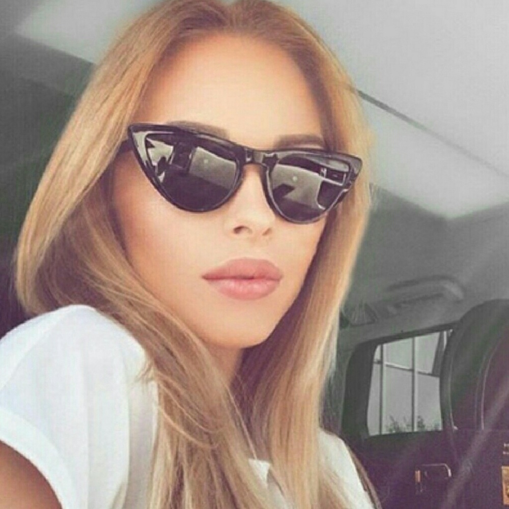✨NEW Retro Small Black Cat Eye Sunglasses✨ - Picture 3 of 7